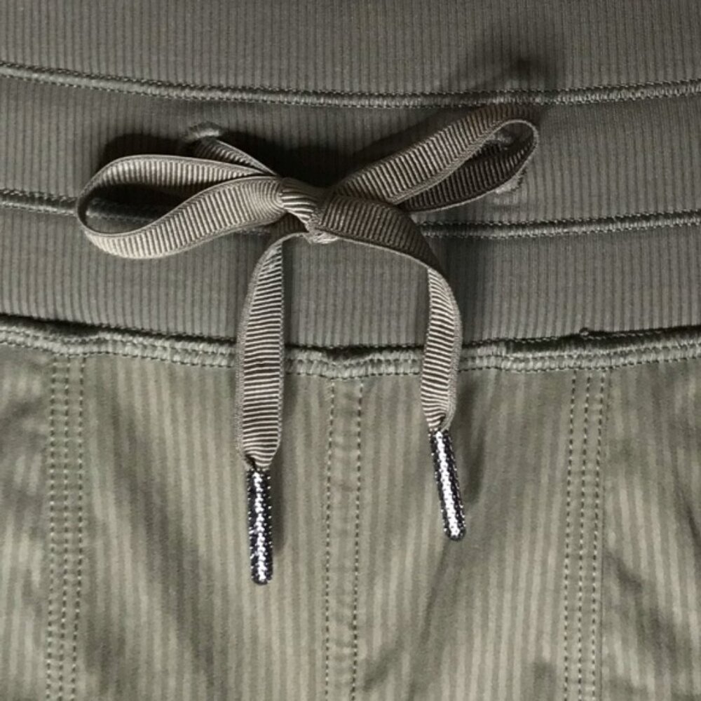 Size 6 Lululemon Studio Pant II *Unlined (Regular) Fatigue Army Green - Picture 7 of 13